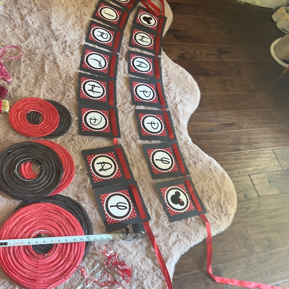 Minnie Mouse black white red happy birthday party decor - banner ribbons globes​